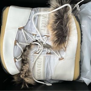 White Moon Boot Monaco Snow Boots with Fur Trim